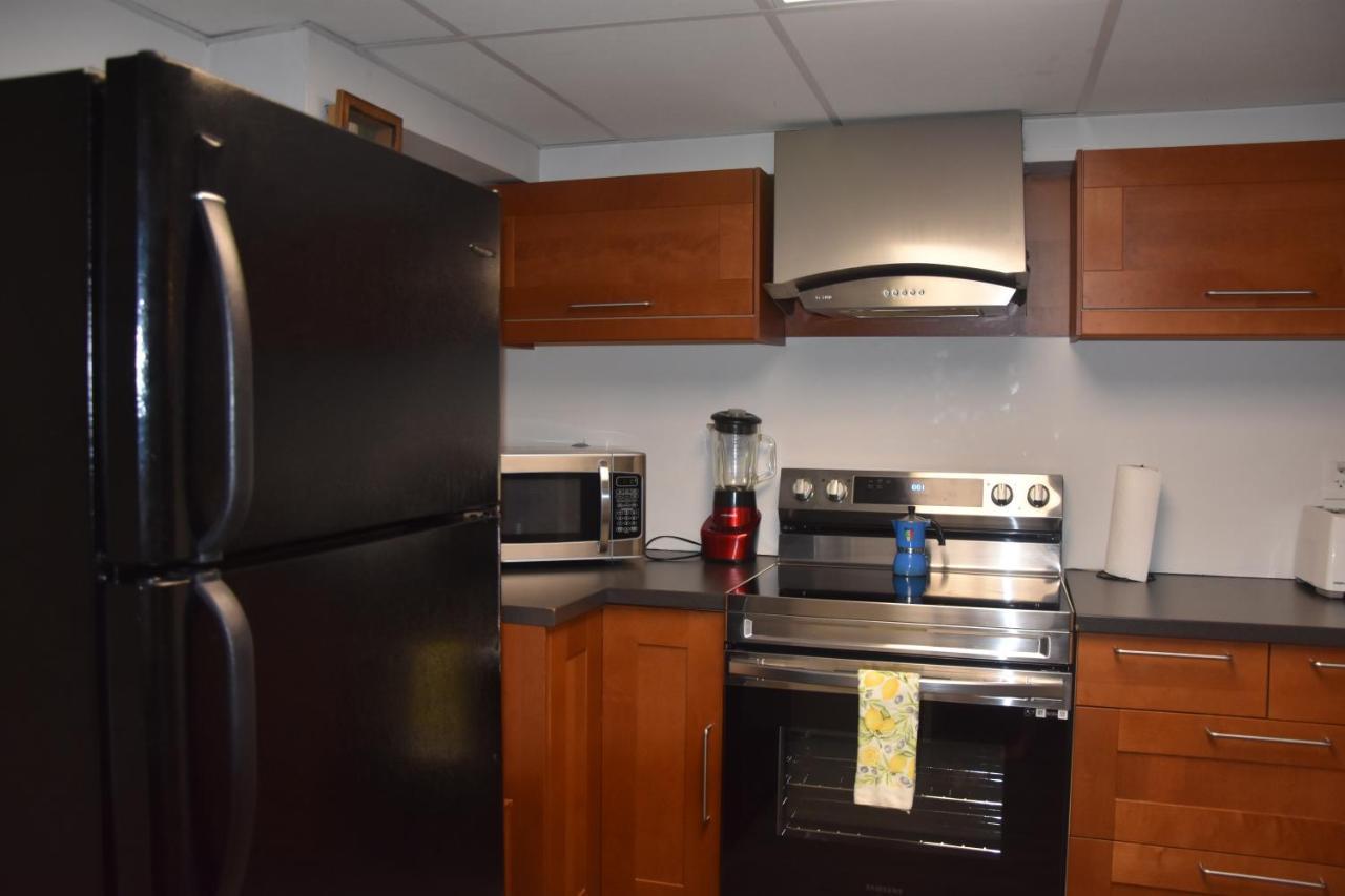 Cozy Suite With Hot Tub & Highspeed Internet Grimsby Exterior photo
